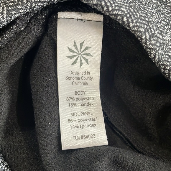 Athleta Black Grey Herringbone Faux Leather Zippered Pockets Leggings Size XS - Picture 11 of 11